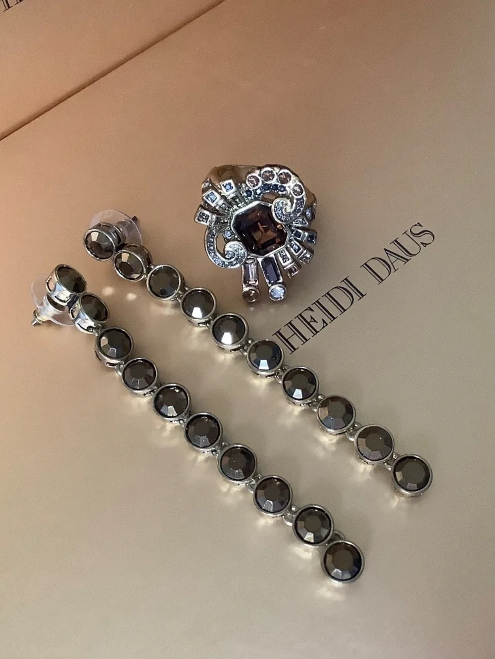 HEIDI DAUS French Ribbon Crystal Art Deco Bow Ring & Earrings Smoked Topaz SZ 9